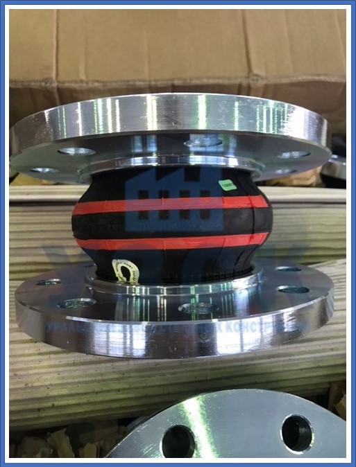 компенсатор резиновый фланцевый в Новосибирске